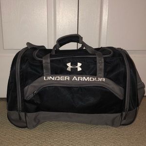 Under Armour Duffle Bag!!